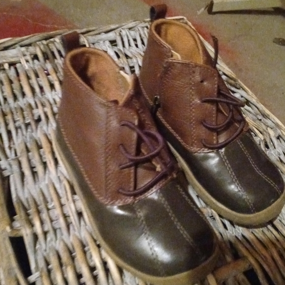 Young toddler boys rain boots ☔ 🥾 - Picture 4 of 4